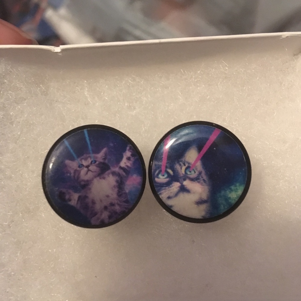 3/4 laser cat plugs